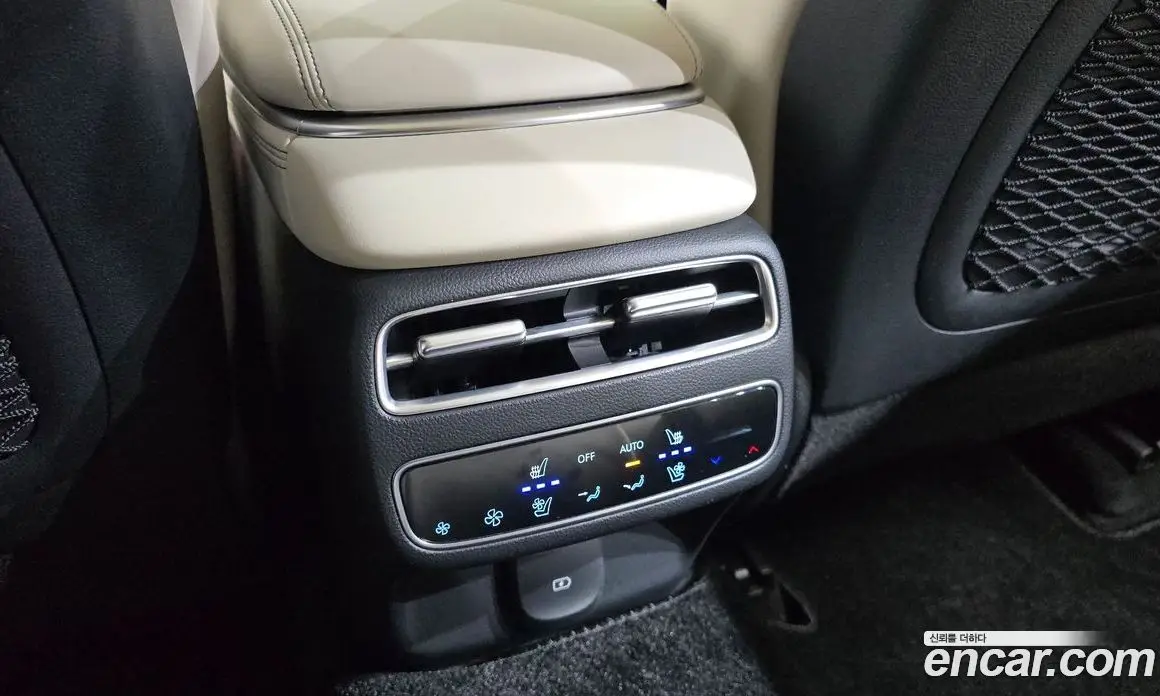 Genesis GV70 2025 2.5 автомат (гидро), фото 31 Genesis GV70 2025 2.5 автомат (гидро), фото 31