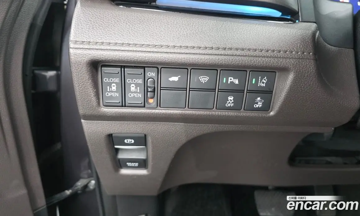 Honda Odyssey 2018 3.5 автомат (гидро), фото 18 Honda Odyssey 2018 3.5 автомат (гидро), фото 18