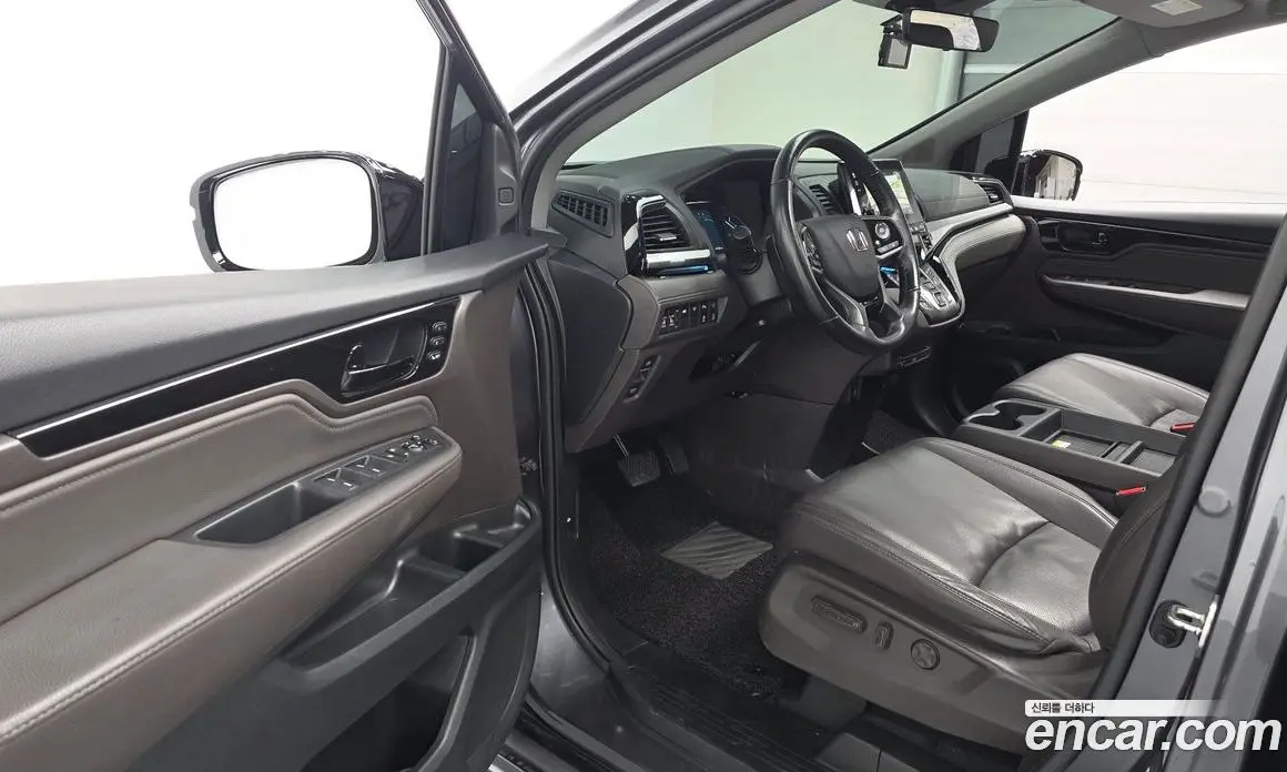 Honda Odyssey 2018 3.5 автомат (гидро), фото 10 Honda Odyssey 2018 3.5 автомат (гидро), фото 10