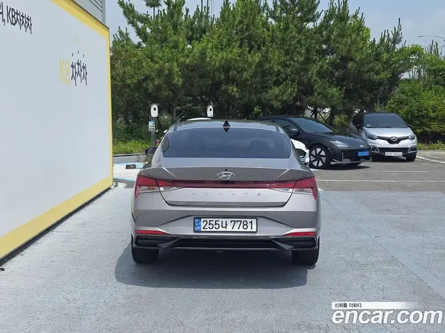 Hyundai Avante 2022 1.6 автомат (гидро), миниатюра 3