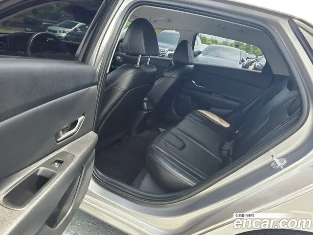 Hyundai Avante 2022 1.6 автомат (гидро), миниатюра 7
