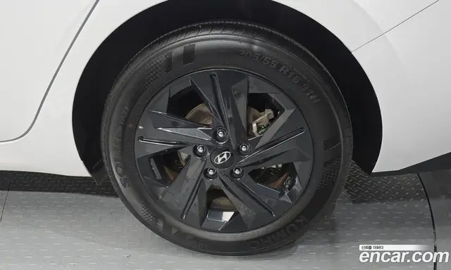 Hyundai Avante 2023 1.6 автомат (гидро), миниатюра 7