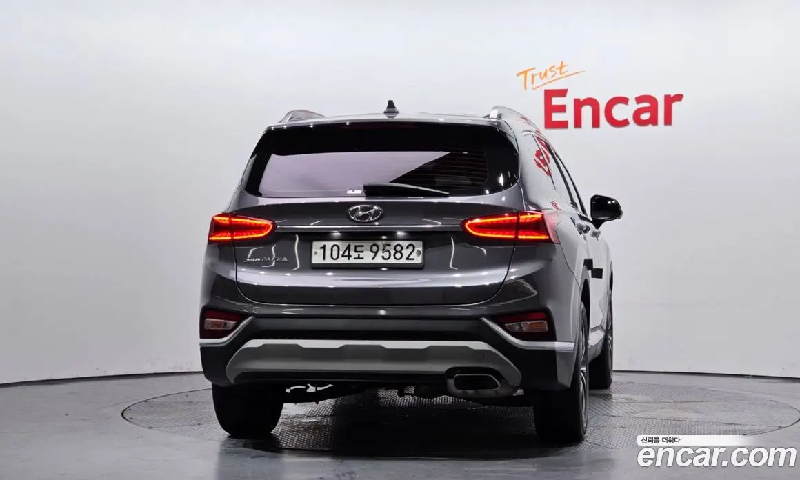 Hyundai Santa Fe 2019 2.0 автомат (гидро), фото 3 Hyundai Santa Fe 2019 2.0 автомат (гидро), фото 3