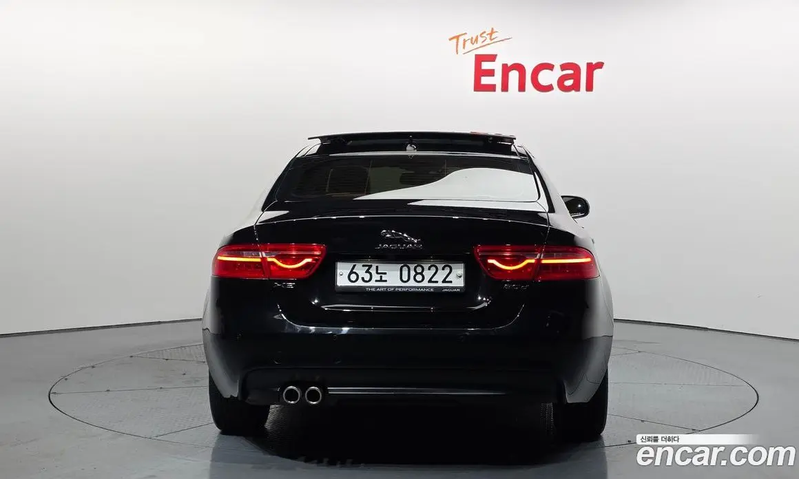 Jaguar XE 2016 2.0 автомат (гидро), фото 4 Jaguar XE 2016 2.0 автомат (гидро), фото 4