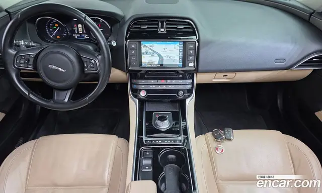 Jaguar XE 2016 2.0 автомат (гидро), миниатюра 7 Jaguar XE 2016 2.0 автомат (гидро), миниатюра 7