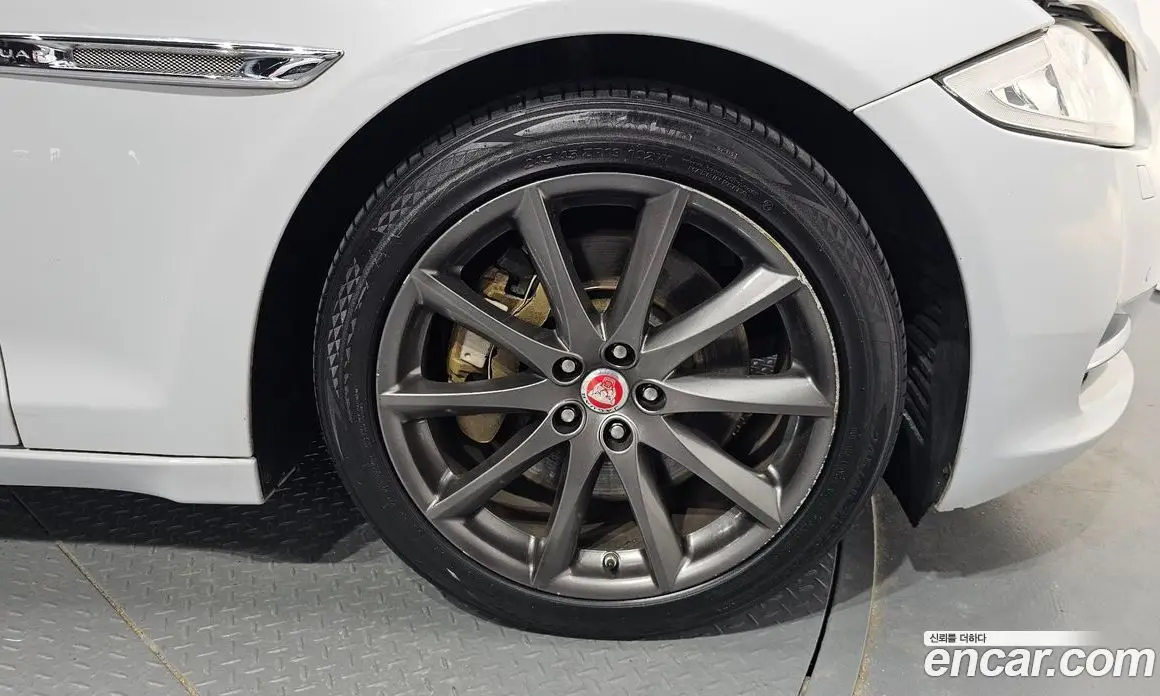 Jaguar XJ 2015 3.0 автомат (гидро), фото 5 Jaguar XJ 2015 3.0 автомат (гидро), фото 5