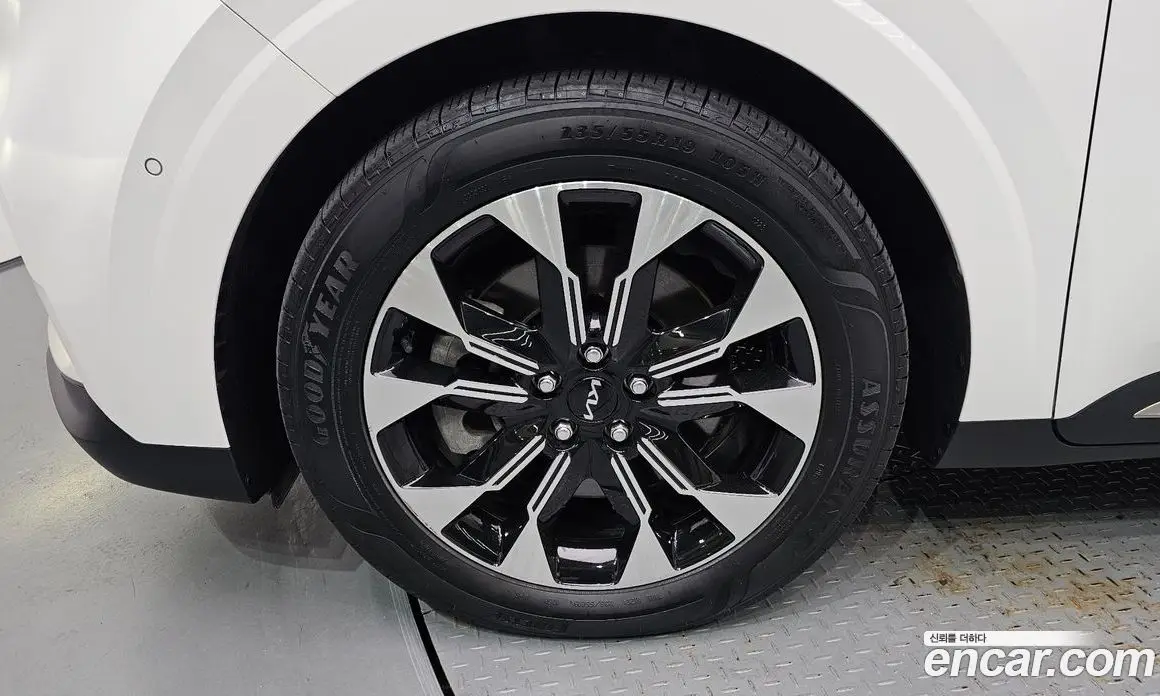 Kia Carnival 2023 2.2 автомат (гидро), фото 5 Kia Carnival 2023 2.2 автомат (гидро), фото 5