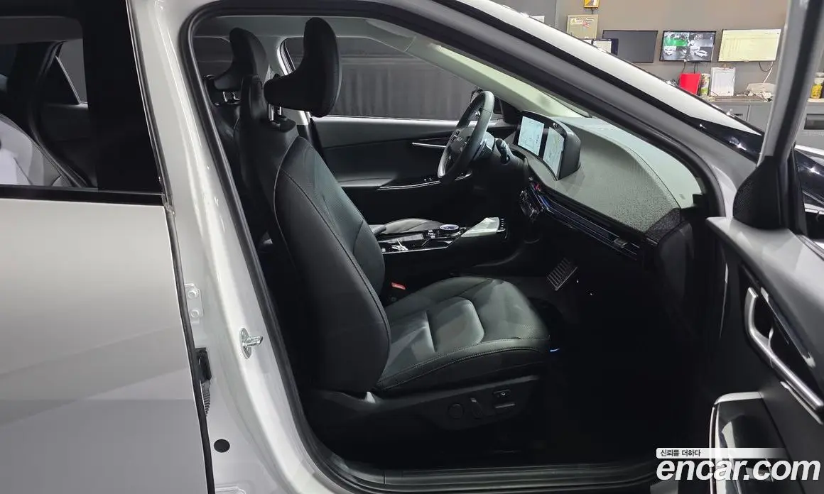 Kia EV6 2024 0.1 автомат (гидро), фото 17