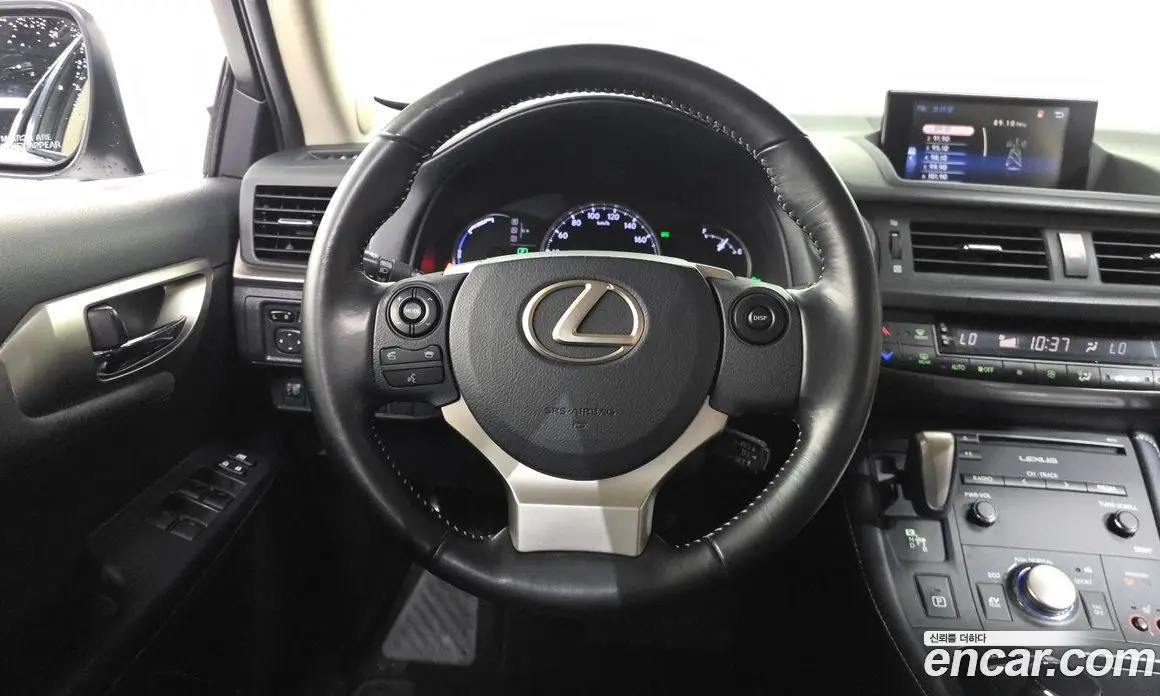 Lexus CT200h 2017 1.8 автомат (гидро), фото 13 Lexus CT200h 2017 1.8 автомат (гидро), фото 13