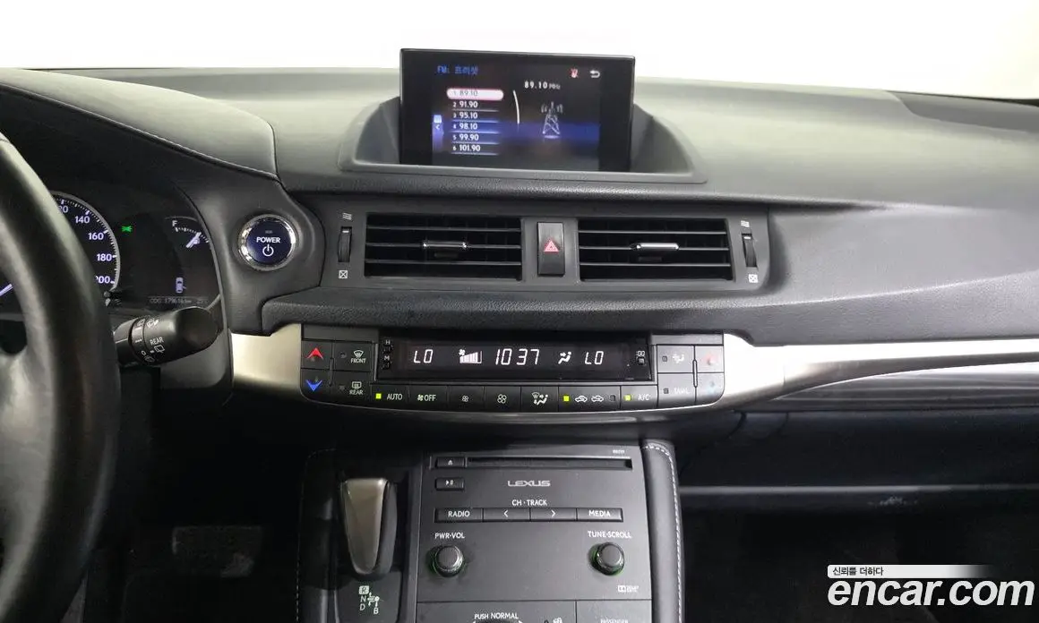 Lexus CT200h 2017 1.8 автомат (гидро), фото 14 Lexus CT200h 2017 1.8 автомат (гидро), фото 14