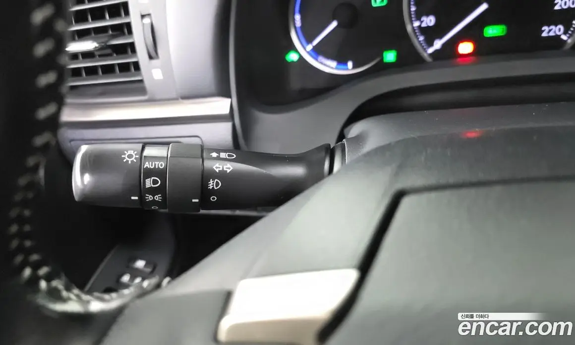 Lexus CT200h 2017 1.8 автомат (гидро), фото 17 Lexus CT200h 2017 1.8 автомат (гидро), фото 17