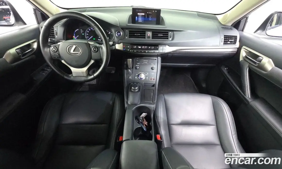 Lexus CT200h 2017 1.8 автомат (гидро), фото 7 Lexus CT200h 2017 1.8 автомат (гидро), фото 7