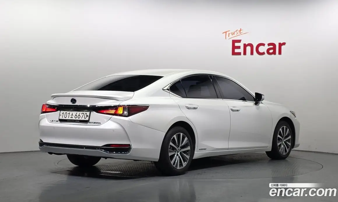Lexus ES 2019 2.5 автомат (гидро), фото 2 Lexus ES 2019 2.5 автомат (гидро), фото 2