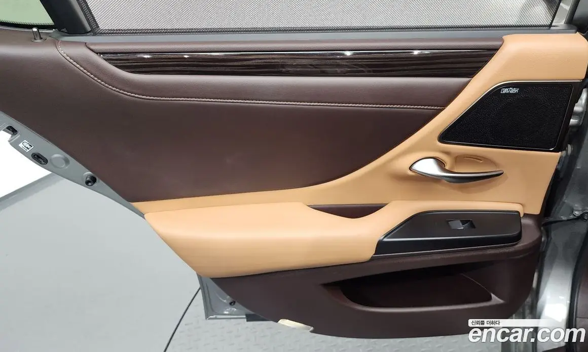 Lexus ES 2019 2.5 автомат (гидро), фото 15 Lexus ES 2019 2.5 автомат (гидро), фото 15