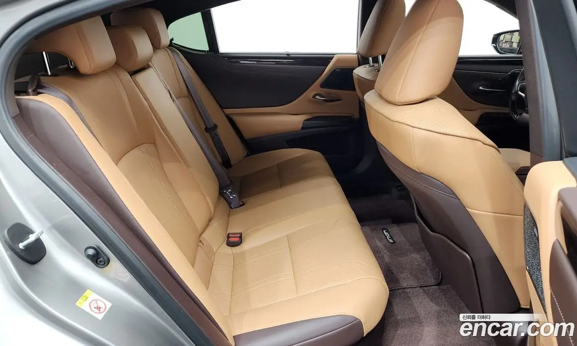 Lexus ES 2019 2.5 автомат (гидро), фото 17 Lexus ES 2019 2.5 автомат (гидро), фото 17
