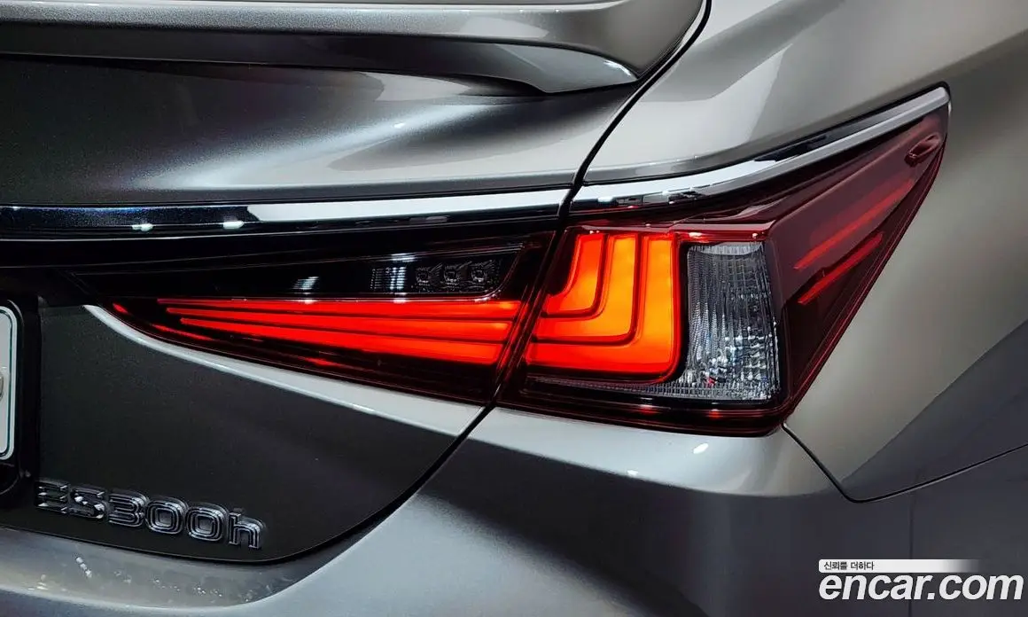 Lexus ES 2019 2.5 автомат (гидро), фото 9 Lexus ES 2019 2.5 автомат (гидро), фото 9
