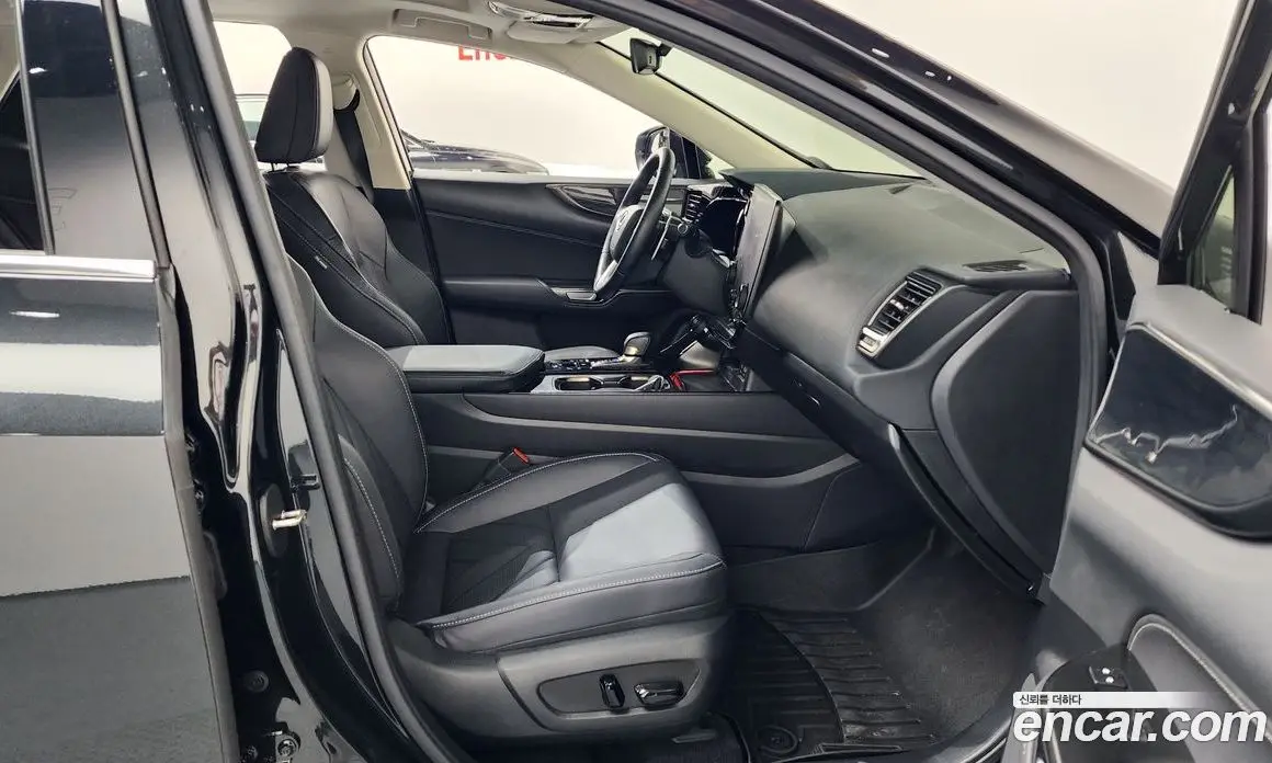 Lexus NX 2023 2.5 автомат (гидро), фото 16