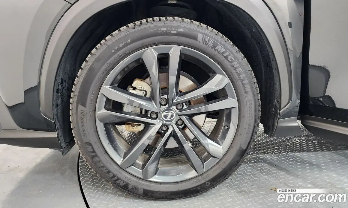 Lexus NX 2023 2.5 автомат (гидро), фото 5