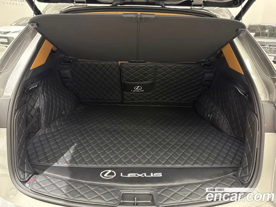 Lexus NX 2025 2.5 автомат (вариатор), фото 13 Lexus NX 2025 2.5 автомат (вариатор), фото 13
