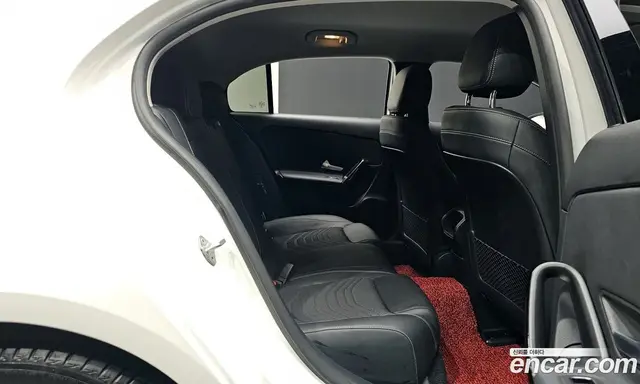 Mercedes-Benz A-Class 2019 2.0 автомат (гидро), миниатюра 12