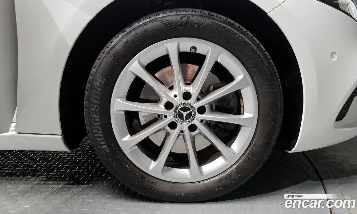Mercedes-Benz A-Class 2019 2.0 автомат (гидро), фото 5 Mercedes-Benz A-Class 2019 2.0 автомат (гидро), фото 5