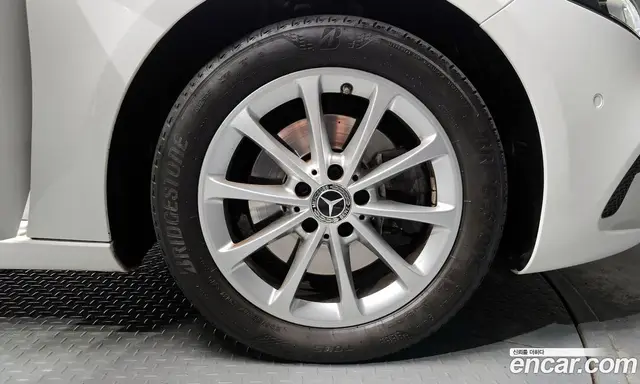 Mercedes-Benz A-Class 2019 2.0 автомат (гидро), миниатюра 5 Mercedes-Benz A-Class 2019 2.0 автомат (гидро), миниатюра 5