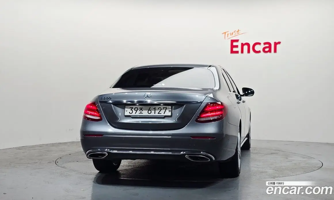 Mercedes-Benz E-Class 2018 2.0 автомат (гидро), фото 4