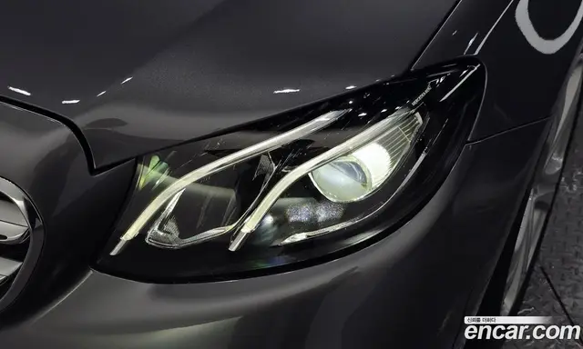 Mercedes-Benz E-Class 2018 2.0 автомат (гидро), миниатюра 8