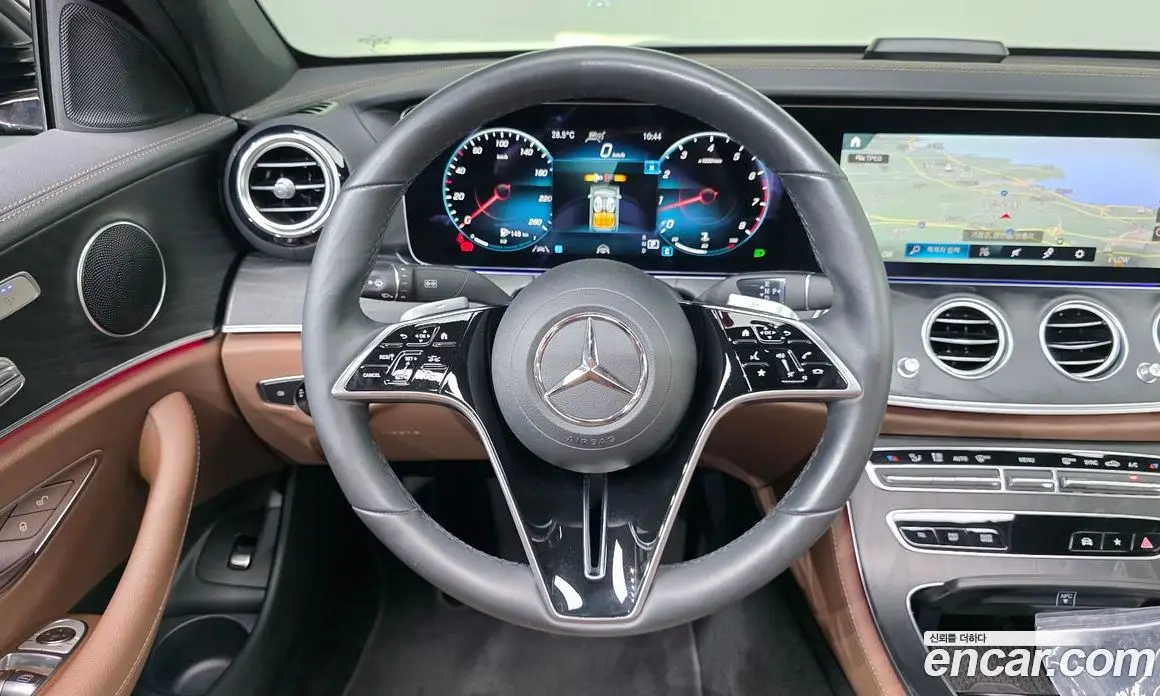 Mercedes-Benz E-Class 2023 2.0 автомат (гидро), фото 13
