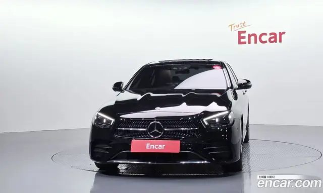 Mercedes-Benz E-Class 2023 2.0 автомат (гидро), миниатюра 3