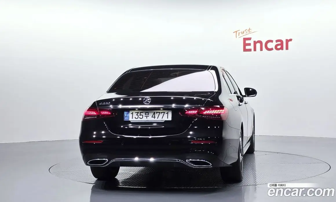Mercedes-Benz E-Class 2023 2.0 автомат (гидро), фото 4