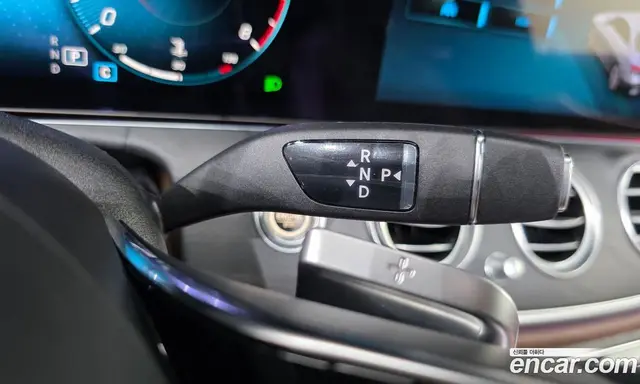 Mercedes-Benz E-Class 2023 2.0 автомат (гидро), миниатюра 9
