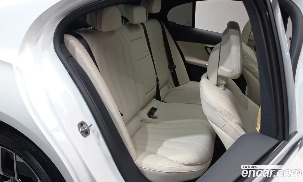 Mercedes-Benz E-Class 2026 2.0 автомат (гидро), фото 18 Mercedes-Benz E-Class 2026 2.0 автомат (гидро), фото 18