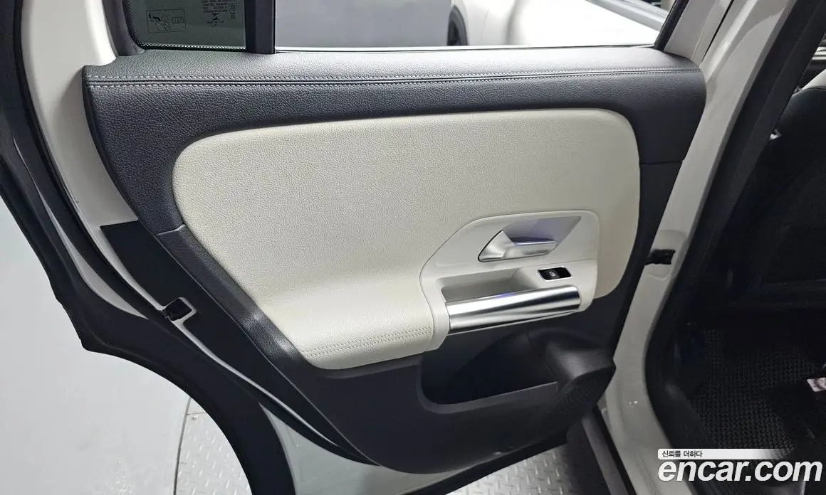 Mercedes-Benz GLA-Class 2020 2.0 автомат (гидро), фото 15