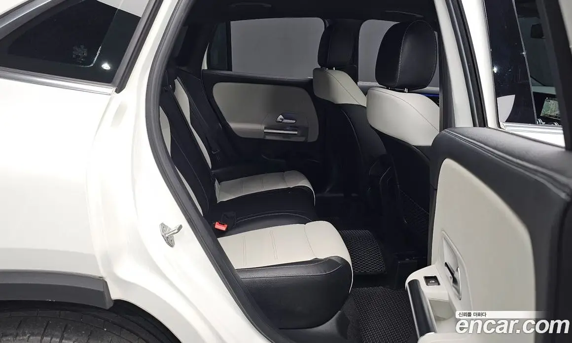 Mercedes-Benz GLA-Class 2020 2.0 автомат (гидро), фото 17