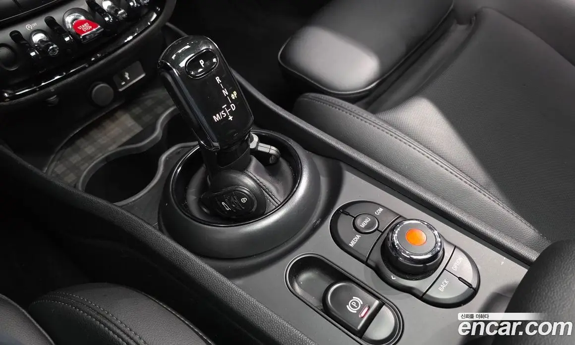 Mini Clubman 2019 2.0 автомат (гидро), фото 11