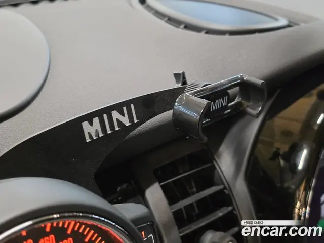 Mini Cooper 2020 1.5 автомат (гидро), миниатюра 11