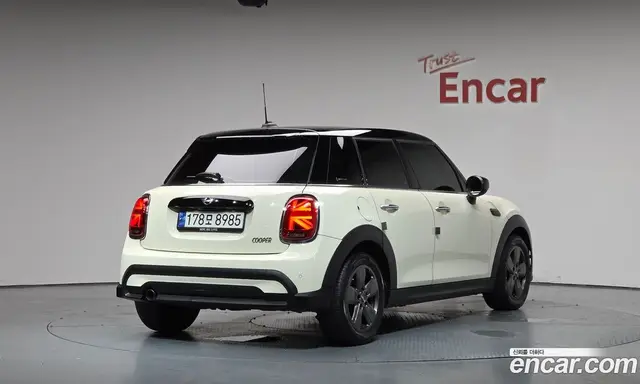 Mini Cooper 2022 1.5 автомат (гидро), миниатюра 1 Mini Cooper 2022 1.5 автомат (гидро), миниатюра 1