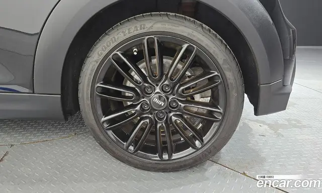 Mini Cooper 2024 1.5 автомат (гидро), миниатюра 7