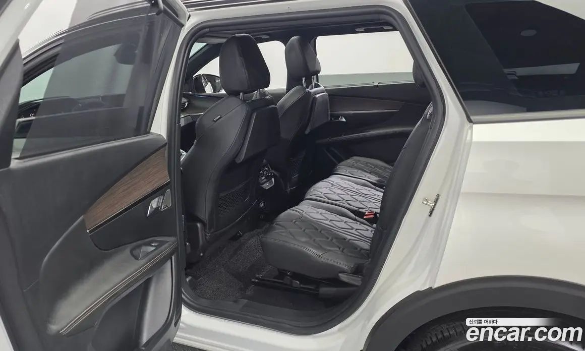 Peugeot 5008 2024 1.2 автомат (гидро), фото 17 Peugeot 5008 2024 1.2 автомат (гидро), фото 17