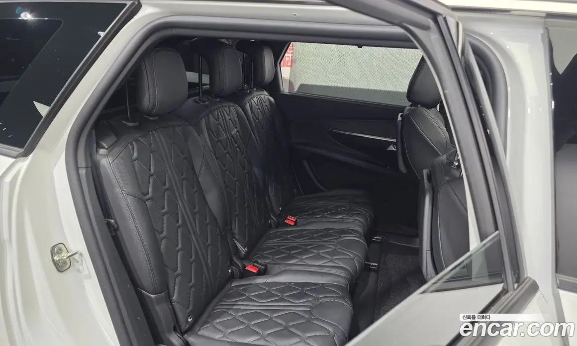 Peugeot 5008 2024 1.2 автомат (гидро), фото 18 Peugeot 5008 2024 1.2 автомат (гидро), фото 18