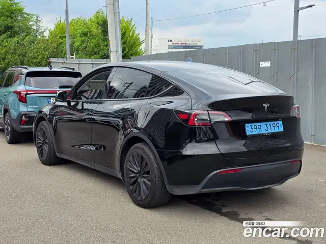 Tesla Model Y 2024 0.2 автомат (гидро), миниатюра 4 Tesla Model Y 2024 0.2 автомат (гидро), миниатюра 4
