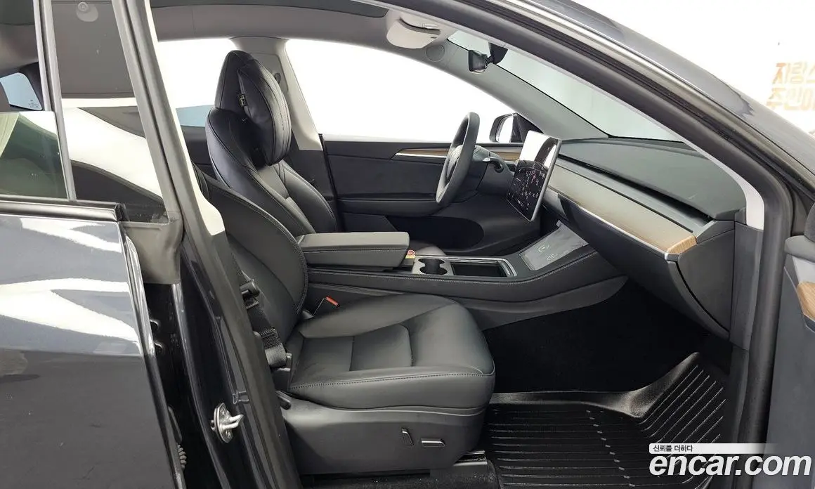 Tesla Model Y 2025 0.2 автомат (гидро), фото 11 Tesla Model Y 2025 0.2 автомат (гидро), фото 11