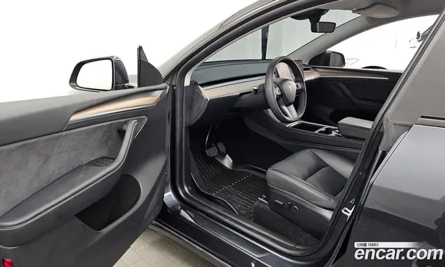 Tesla Model Y 2025 0.2 автомат (гидро), миниатюра 10 Tesla Model Y 2025 0.2 автомат (гидро), миниатюра 10