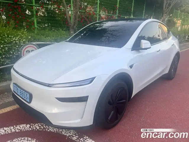 Tesla Model Y 2026 автомат (гидро), миниатюра 1