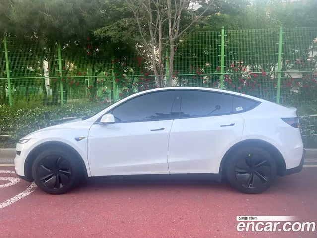 Tesla Model Y 2026 автомат (гидро), миниатюра 2