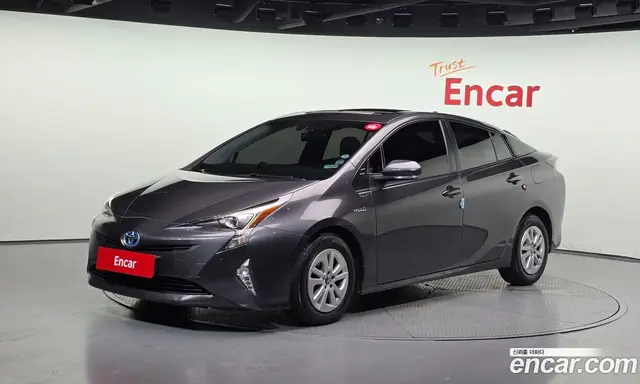 Toyota Prius 2016 1.8 автомат (гидро), миниатюра 1 Toyota Prius 2016 1.8 автомат (гидро), миниатюра 1