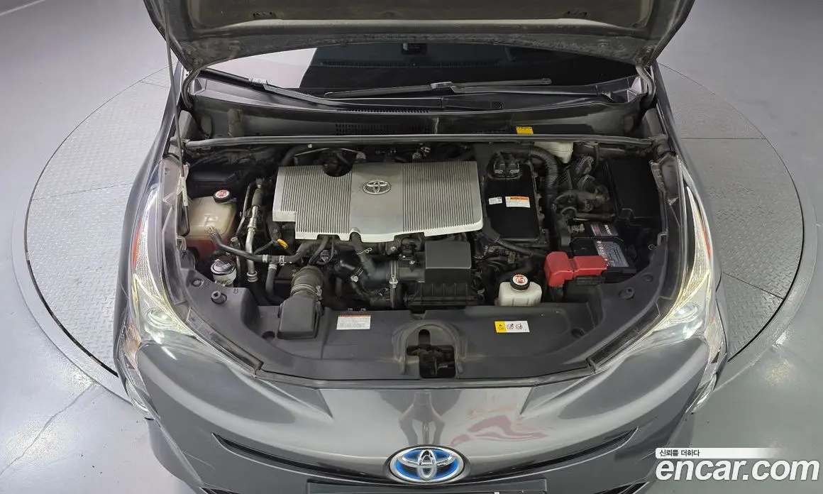 Toyota Prius 2016 1.8 автомат (гидро), фото 6 Toyota Prius 2016 1.8 автомат (гидро), фото 6