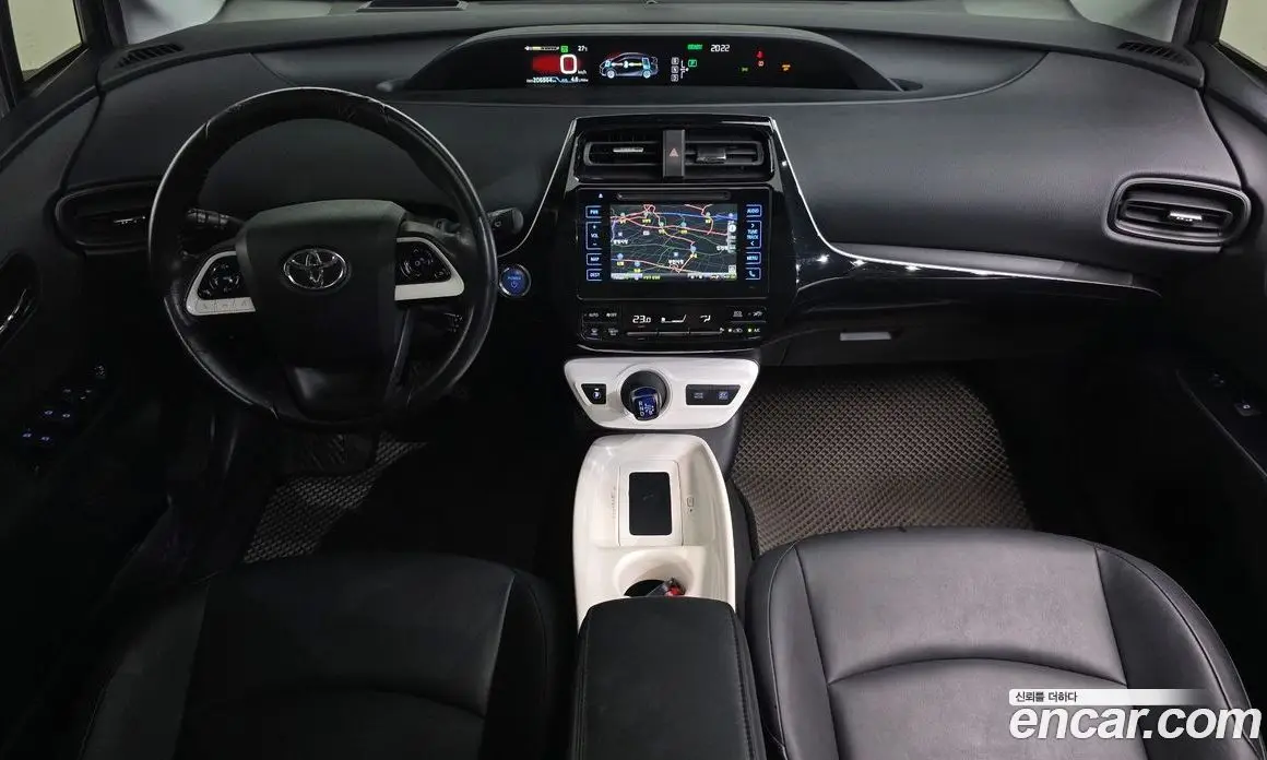 Toyota Prius 2016 1.8 автомат (гидро), фото 7 Toyota Prius 2016 1.8 автомат (гидро), фото 7