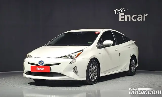 Toyota Prius 2018 1.8 автомат (гидро), миниатюра 1 Toyota Prius 2018 1.8 автомат (гидро), миниатюра 1